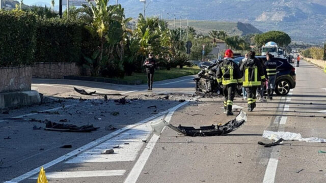 Spaventoso scontro tra auto e scooter, l’impatto è stato devastante, bilancio tragico: dove e cosa è successo 