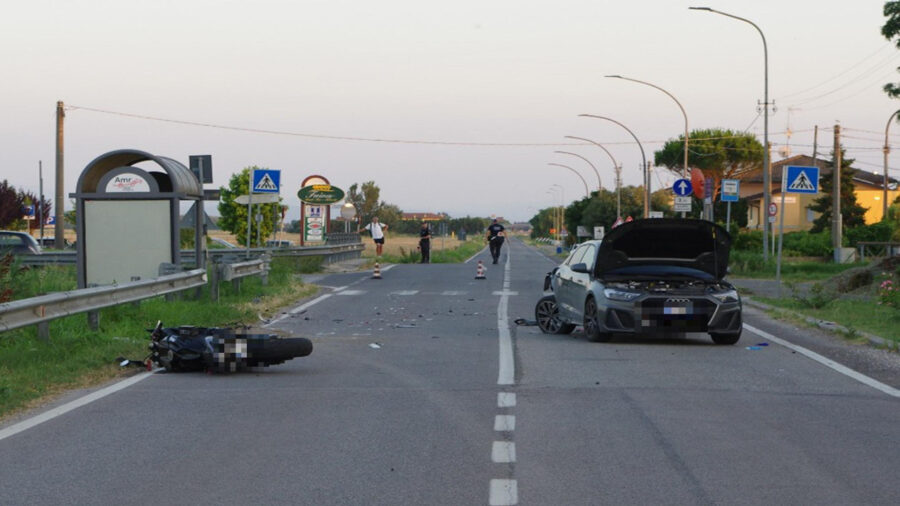 Pauroso incidente stradale, l’impatto per il centauro è stato fatale. Dove e cos’è successo