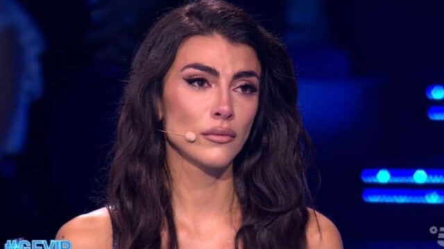 “La mia famiglia è in pericolo” Giulia Salemi annuncia un drammatico cambiamento in lacrime, cosa sta succedendo
