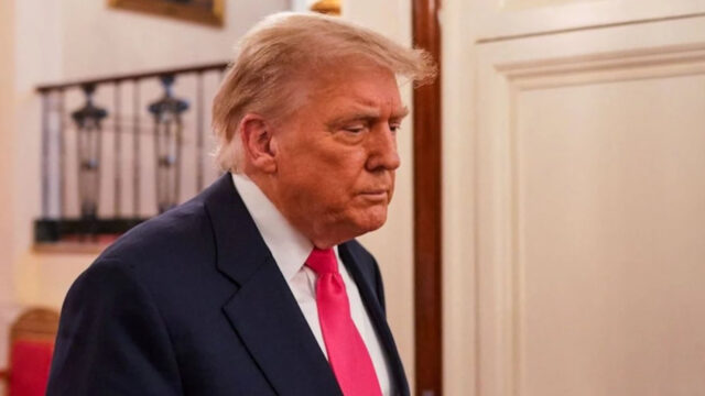 “Ha perso la testa per lei” Donal Trump è nei guai, invaghito della bellissima