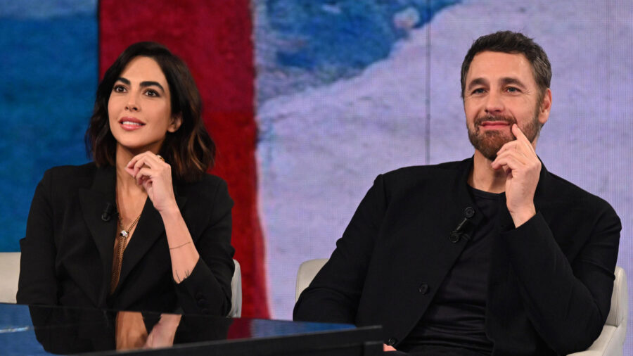 “Io l’ho saputo così, è tutto falso” Rocio Munoz Morales rompe il silenzio, il duro commento contro Raoul Bova: l’attore è nei guai
