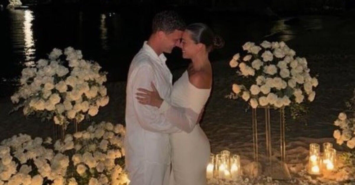 "Come una favola" Matrimonio da sogno sulla Costiera Amalfitana per la coppia vip, tanti invitati