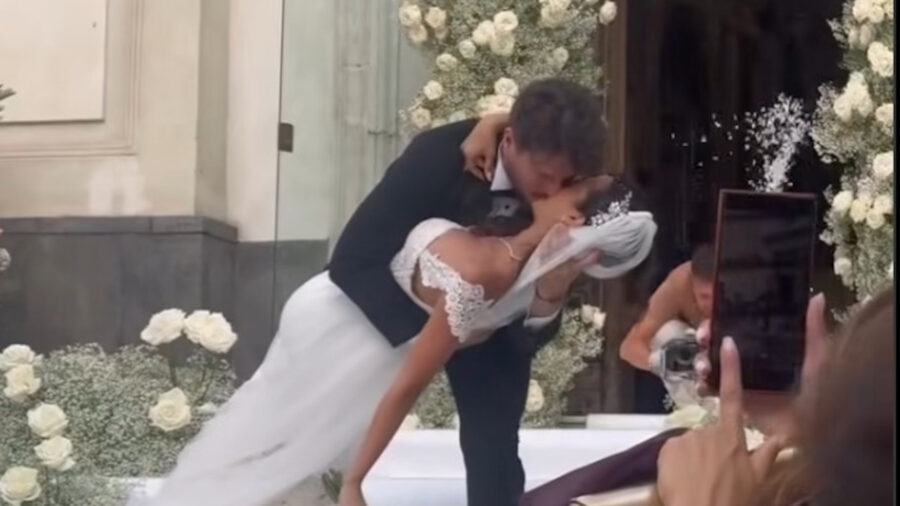 “Ha detto sì!” il noto volto di Canale 5 convola a nozze, emozioni e lacrime al matrimonio