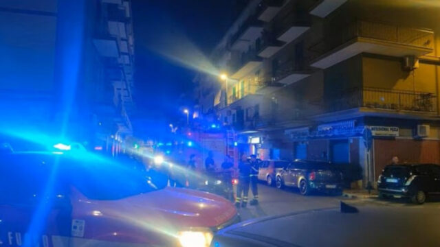 Spaventoso incendio in un appartamento, gravi due fratelli: dove e cosa è successo