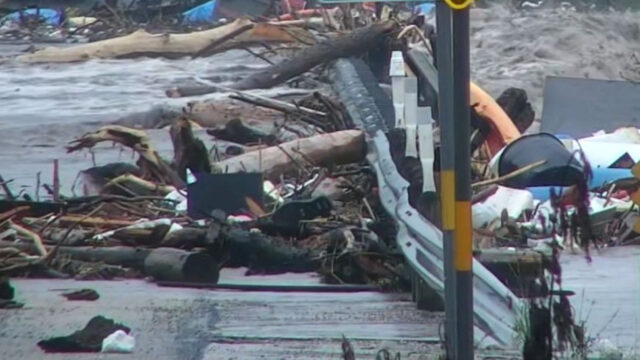 Maltempo provoca straripamento del fiume e investe campi scout: 20 morti, molti sono bambini: dove e cosa è successo 