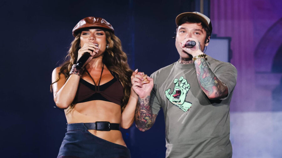 “Si è vero, ora sono single” L’amatissima cantante conferma la rottura con lo storico fidanzato