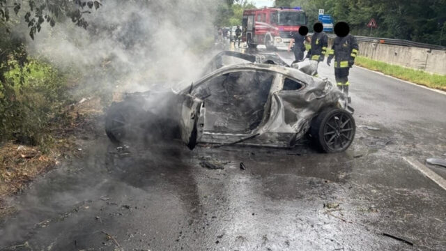 Terribile incidente sulla tangenziale, 25enne muore tra le fiamme, dinamica tragica
