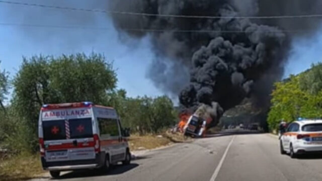 Incidente mortale con un’ambulanza, veicoli in fiamme e tragedia sulla strada: dove e cosa è successo