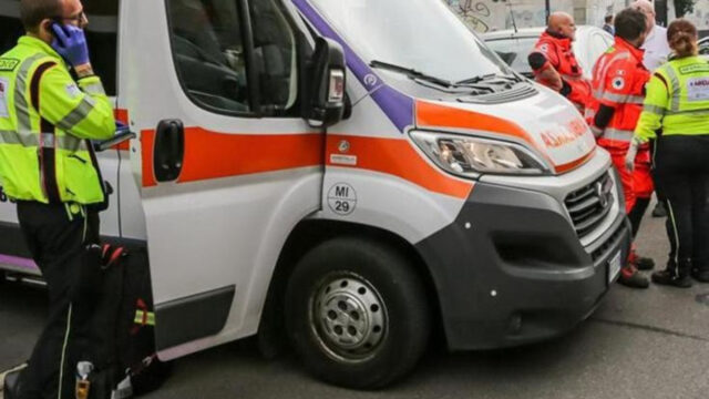 Terribile incidente per due giovanissimi, uno è morto sul colpo, la situazione è critica 