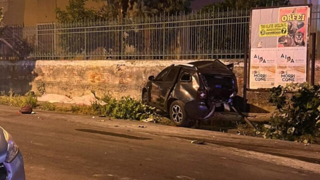 Violento schianto tra auto e scooter, morti due ragazzi di 17 anni