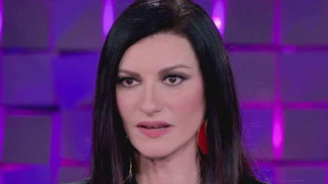 “Vola alto” Grave lutto per Laura Pausini: il doloroso addio della cantante