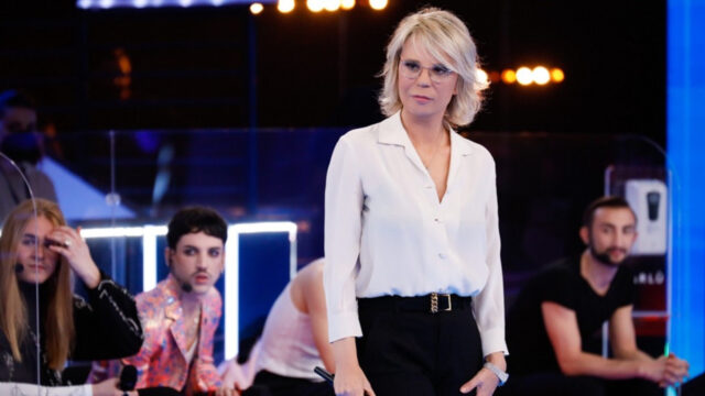 “Con tutto quello che ho fatto per te..” Maria De Filippi e il famoso cantante ai ferri corti, scoppia la litigata