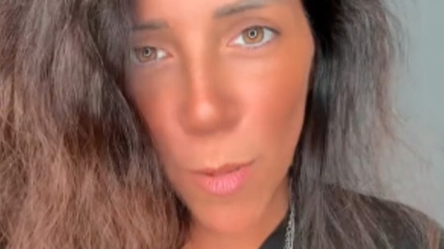 “Hanno bocciato mio figlio in terza media” la famosa annuncia la disavventura del figlio, ma è bufera