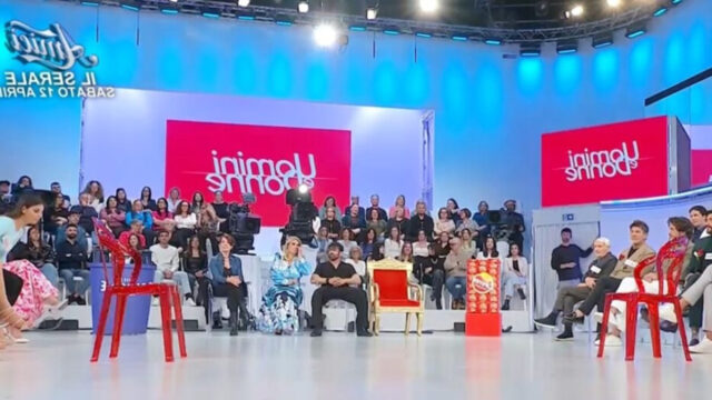 “Non tornerò più” Il volto più amato di Uomini e Donne dice addio per sempre al programma: l’annuncio 