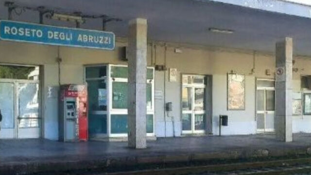 Tragedia sui binari, per la donna non c’è stato nulla da fare: la situazione è sotto serrata indagine