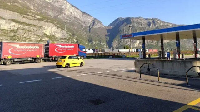 Papà dimentica le figlie all’autogrill: attimi di paura durante le vacanze