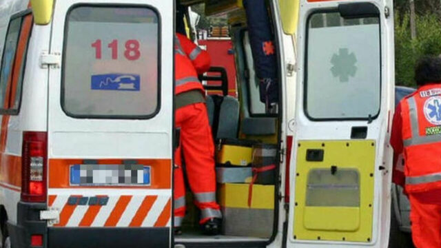 Ragazzo di 25 anni trovato senza vita in casa,  la terribile scoperta della mamma