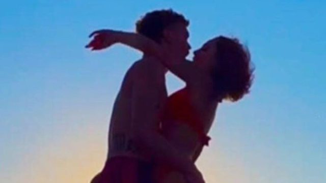 “È ufficialmente finita” Il cantante italiano torna single: l’annuncio 