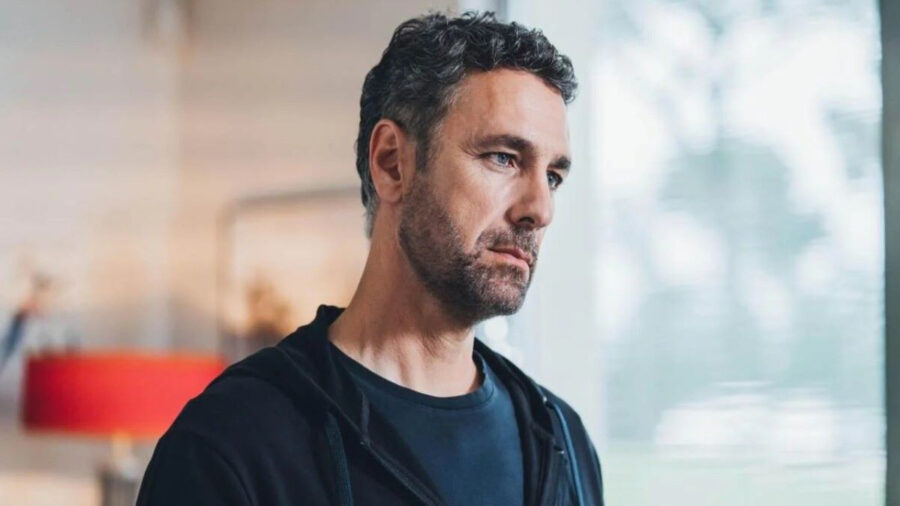 “Chi c’è davvero dietro a tutto” Scandalo Raoul Bova, emergono inquietanti dettagli su un sistema per distruggerlo