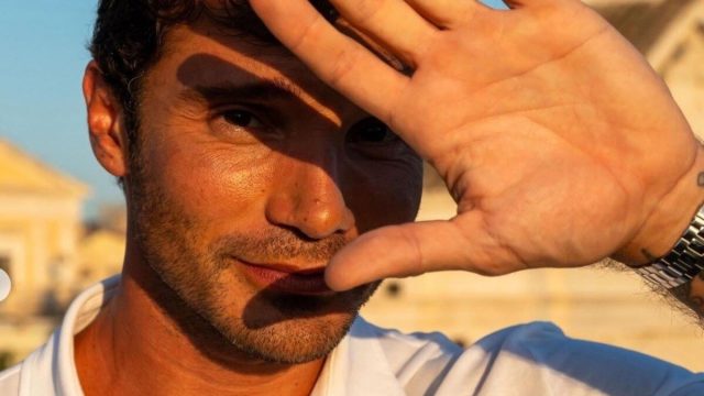 “È in dolce attesa” Stefano De Martino, la notizia bomba sul conduttore e la sua nuova compagna sorprende tutti