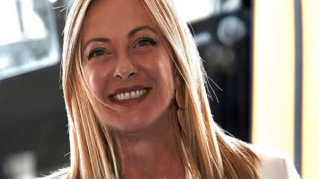 “Perché è lì” Giorgia Meloni in vacanza a Puglia, relax e compagnia: il gossip si fa insistente