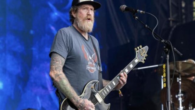 Grave lutto nel mondo della musica, il famoso musicista è morto in un tragico incidente