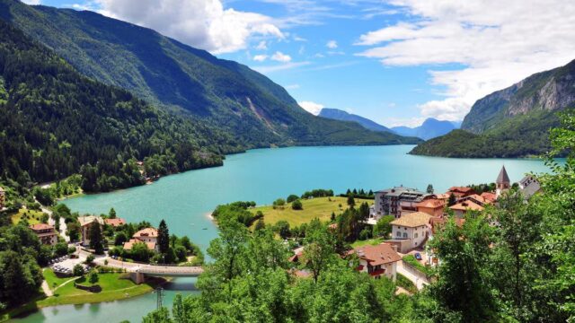 Tragedia durante una gita insieme ai genitori: muore 11enne, dinamica spaventosa