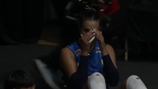 Dramma durante la partita, la campionessa costretta a lasciare il campo: cosa è successo e quali sono le sue attuali condizioni