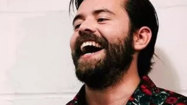 Lutto nella musica, lo straziante annuncio colpisce i fan, annullati tutti i concerti: è morto tragicamente
