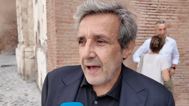 “Era una persona fantastica” Grave lutto per Flavio Insinna, il doloroso addio commuove tutti