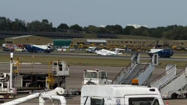 Drammatico incidente aereo, la situazione è seria: scalo chiuso e voli dirottati