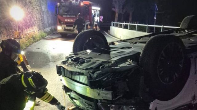 “Lui non c’era” Incidente notturno nella notte, l’auto cappottata, ma tra le lamiere non c’è: la scoperta choc sorprende tutti