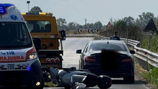 Violento schianto sulla provinciale, il bilancio è tragico 