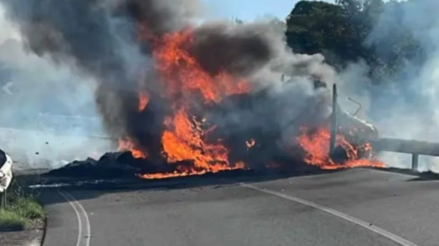 “Prima il boato, poi l’esplosione” assalto a un portavalori, auto incendiate e strada bloccata: paura nella strada italiana